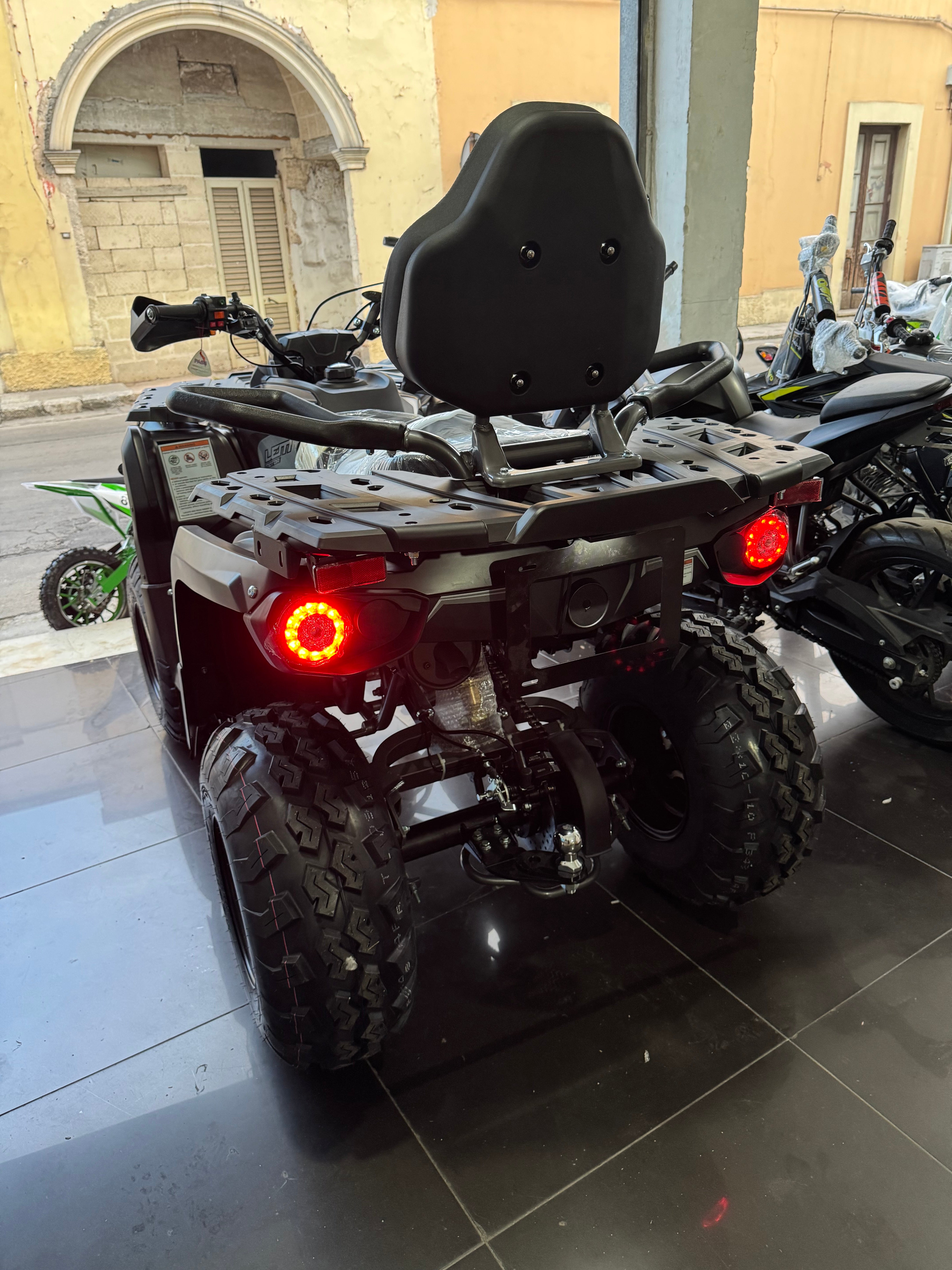 QUAD LEM HAMMER 200 PRO -R TARGABILE - TARGA BIANCA - OMOLOGATO 2 POSTI