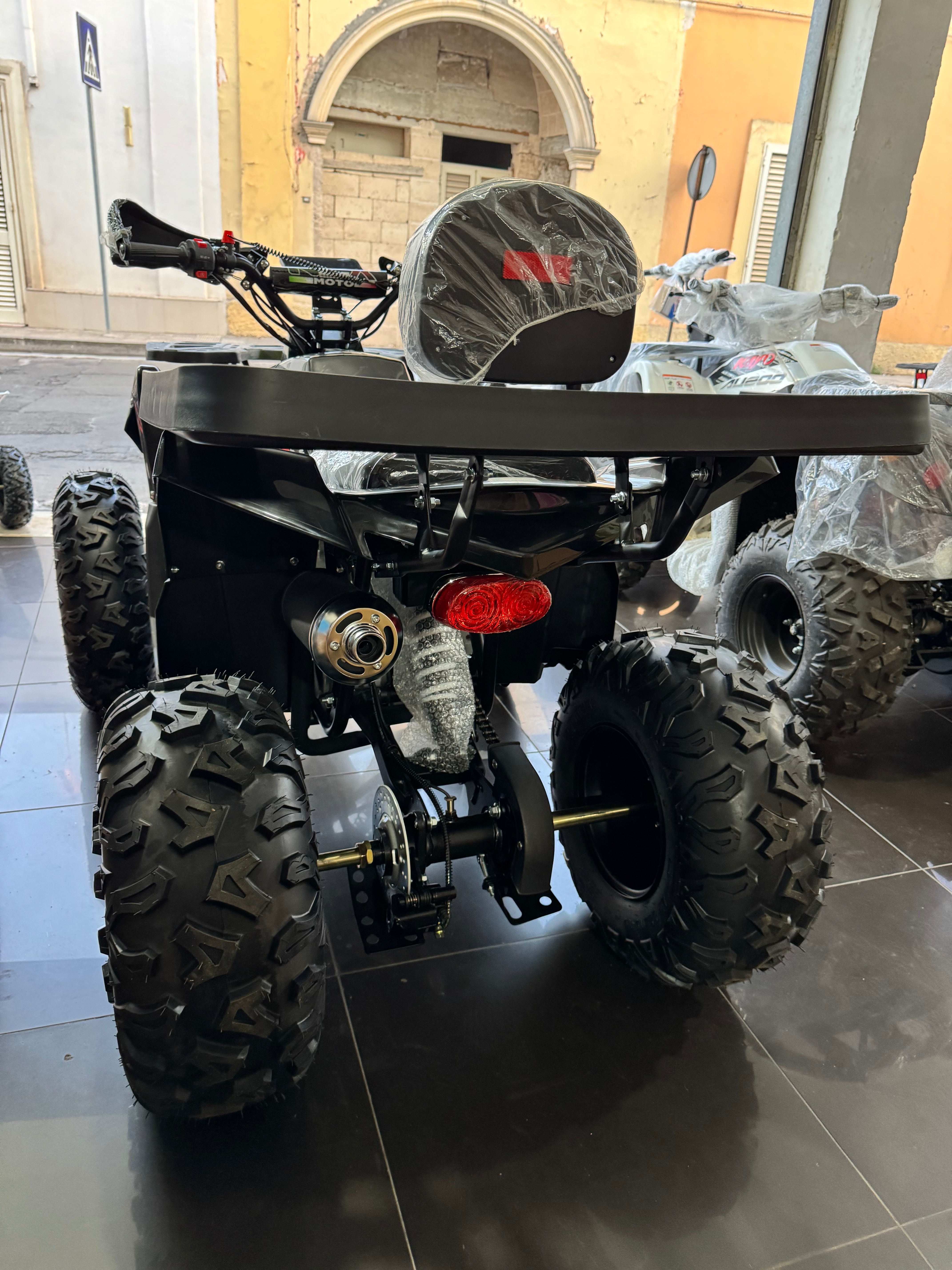 Quad Ncx Angry ST 200cc 4 tempi Ruote 10”
(Solo off Road non targabile)