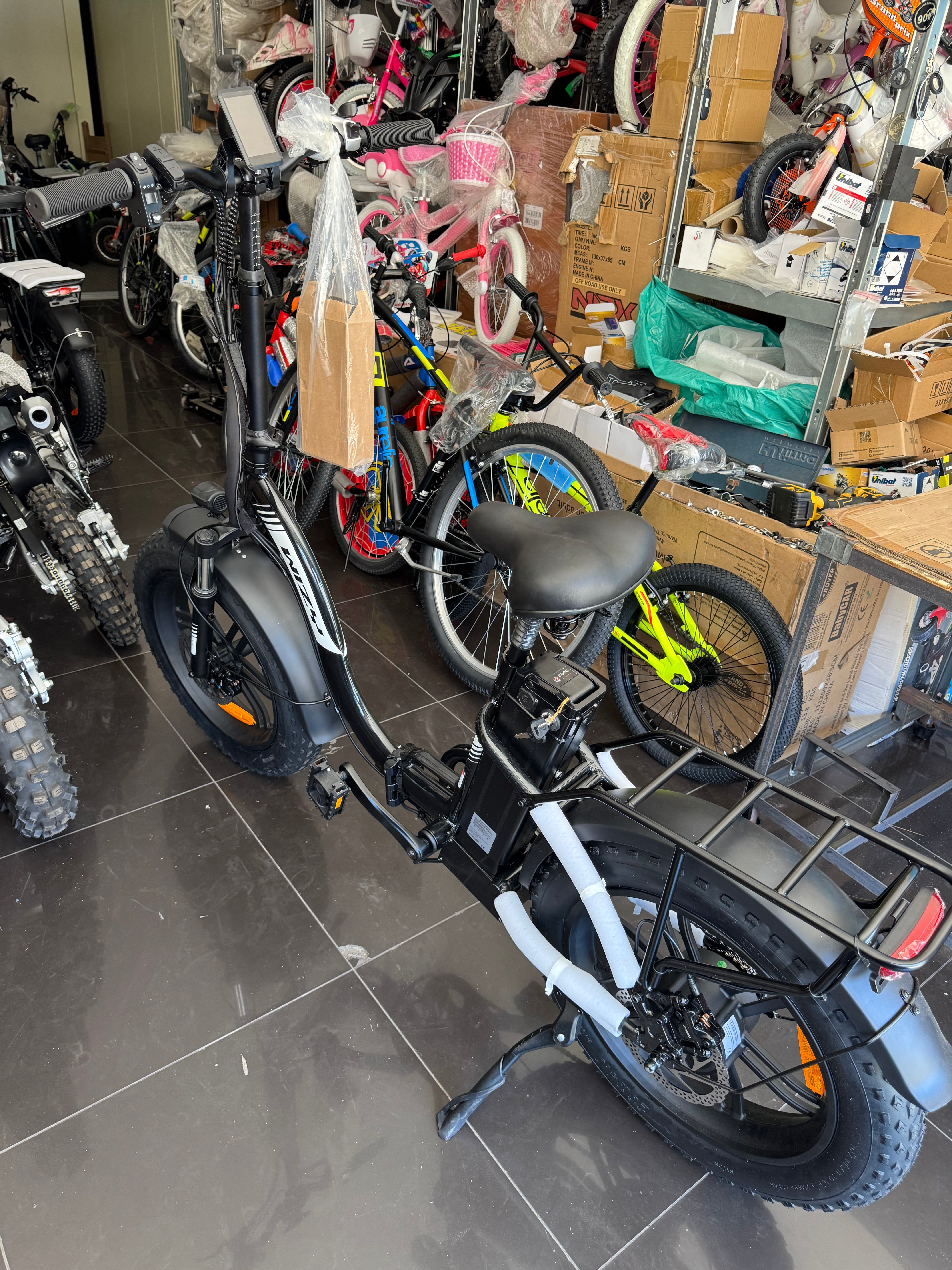 E-Bike Wizy A10 - Motore 250W - Batteria 48V 15,6Ah - Freni Idraulici