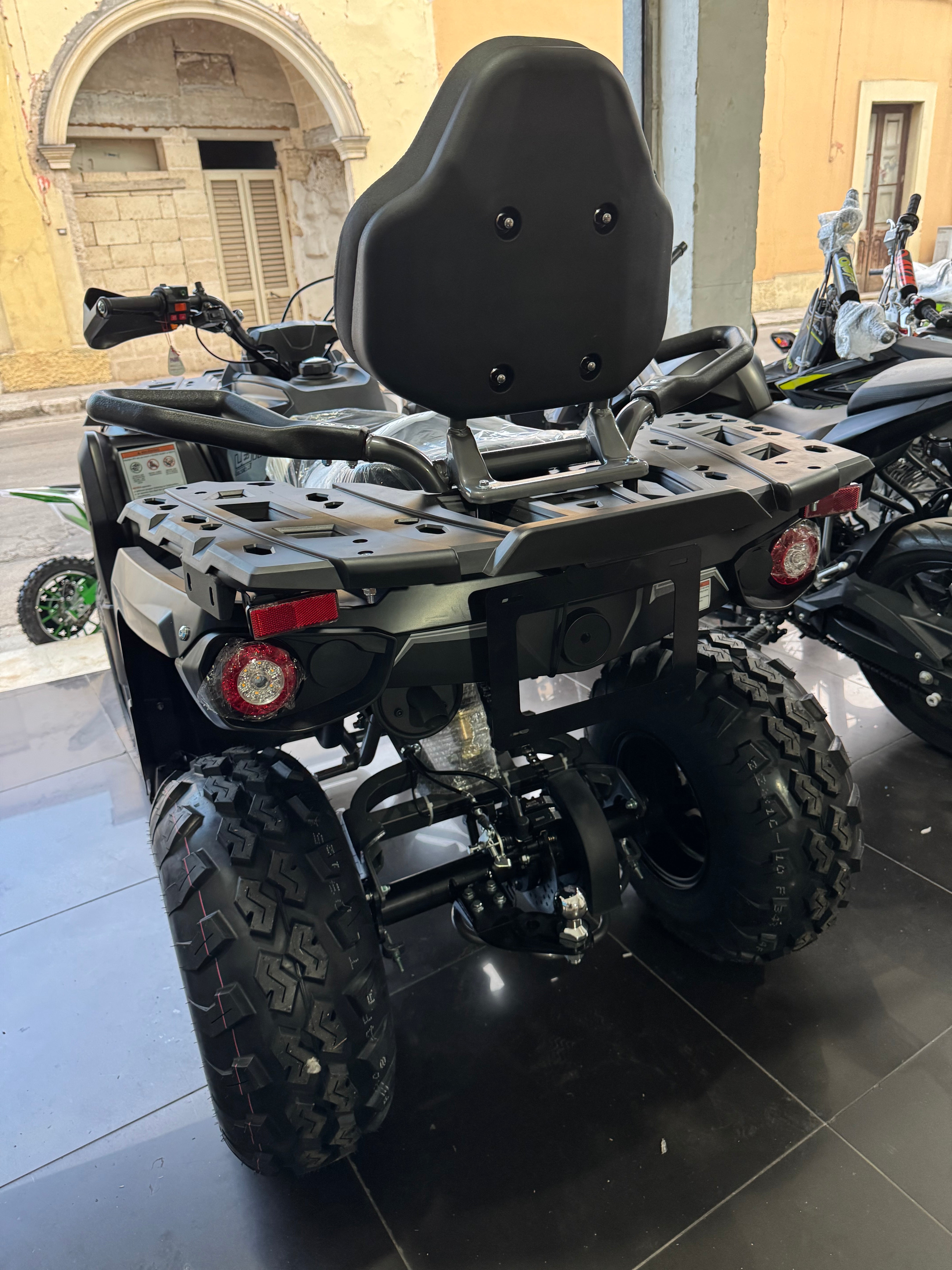 QUAD LEM HAMMER 200 PRO -R TARGABILE - TARGA BIANCA - OMOLOGATO 2 POSTI