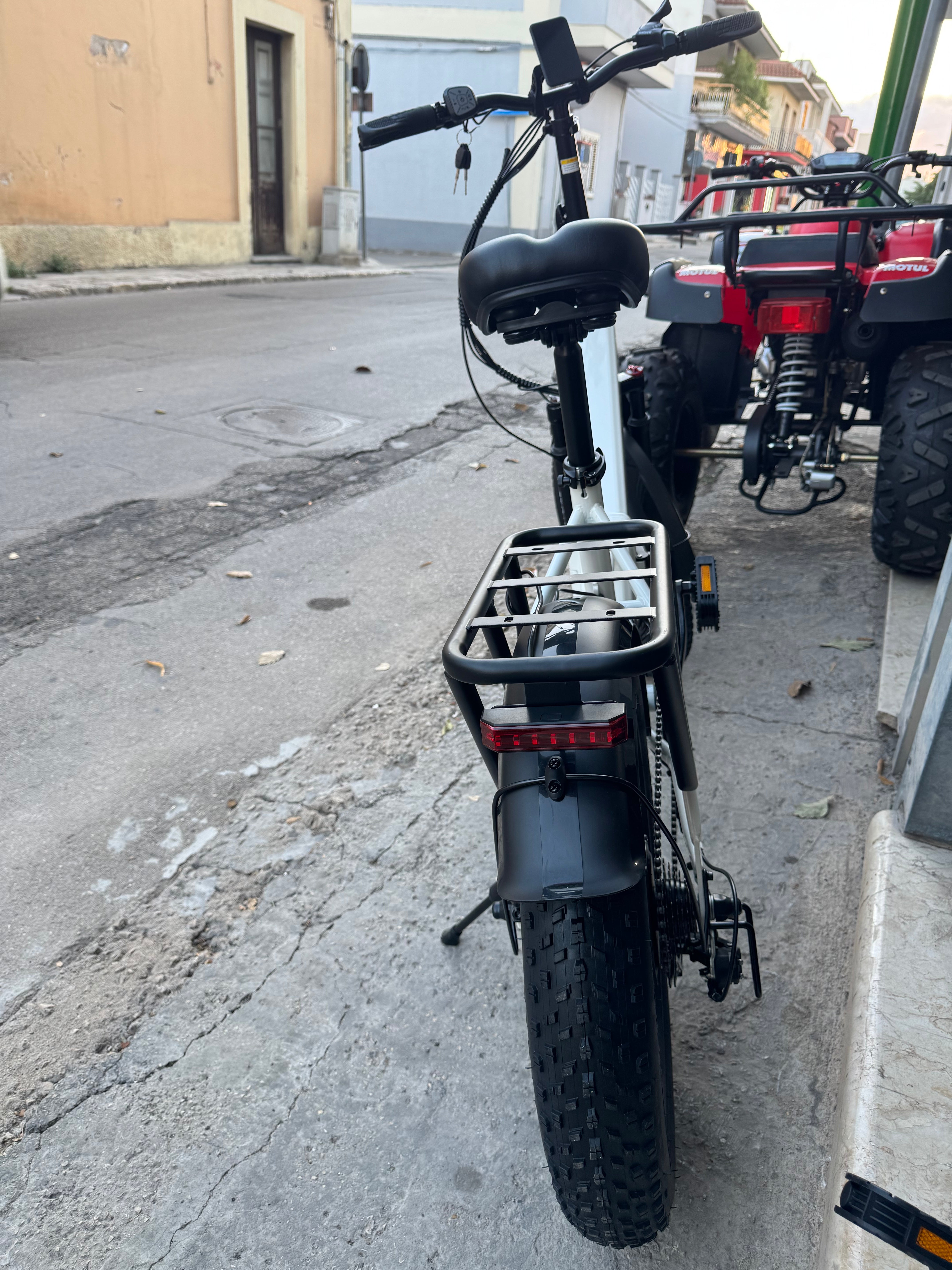 New G-FORCE RC ST E-BIKE CON MOTORE 250W BATTERIA 48V 14Ah e FRENI IDRAULICI *PRODOTTO NUOVO DA ESPOSIZIONE* *SPEDITA ASSEMBLATA*