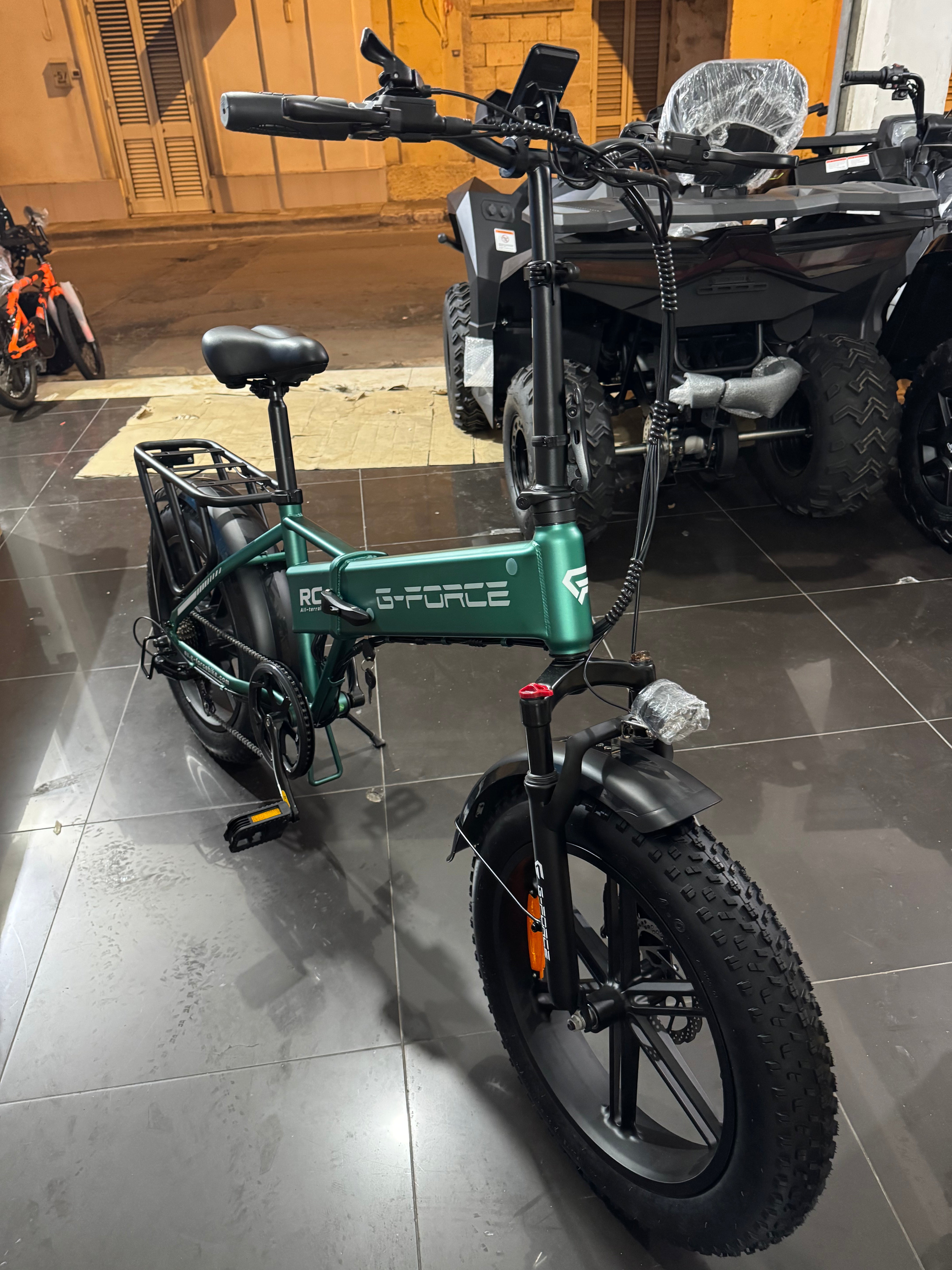 NEW G-FORCE RC E-Bike Motore 250W 75Nm Batteria 48V 14ah con Freni Idraulici *PRODOTTO NUOVO DA ESPOSIZIONE* *SPEDITA ASSEMBLATA*