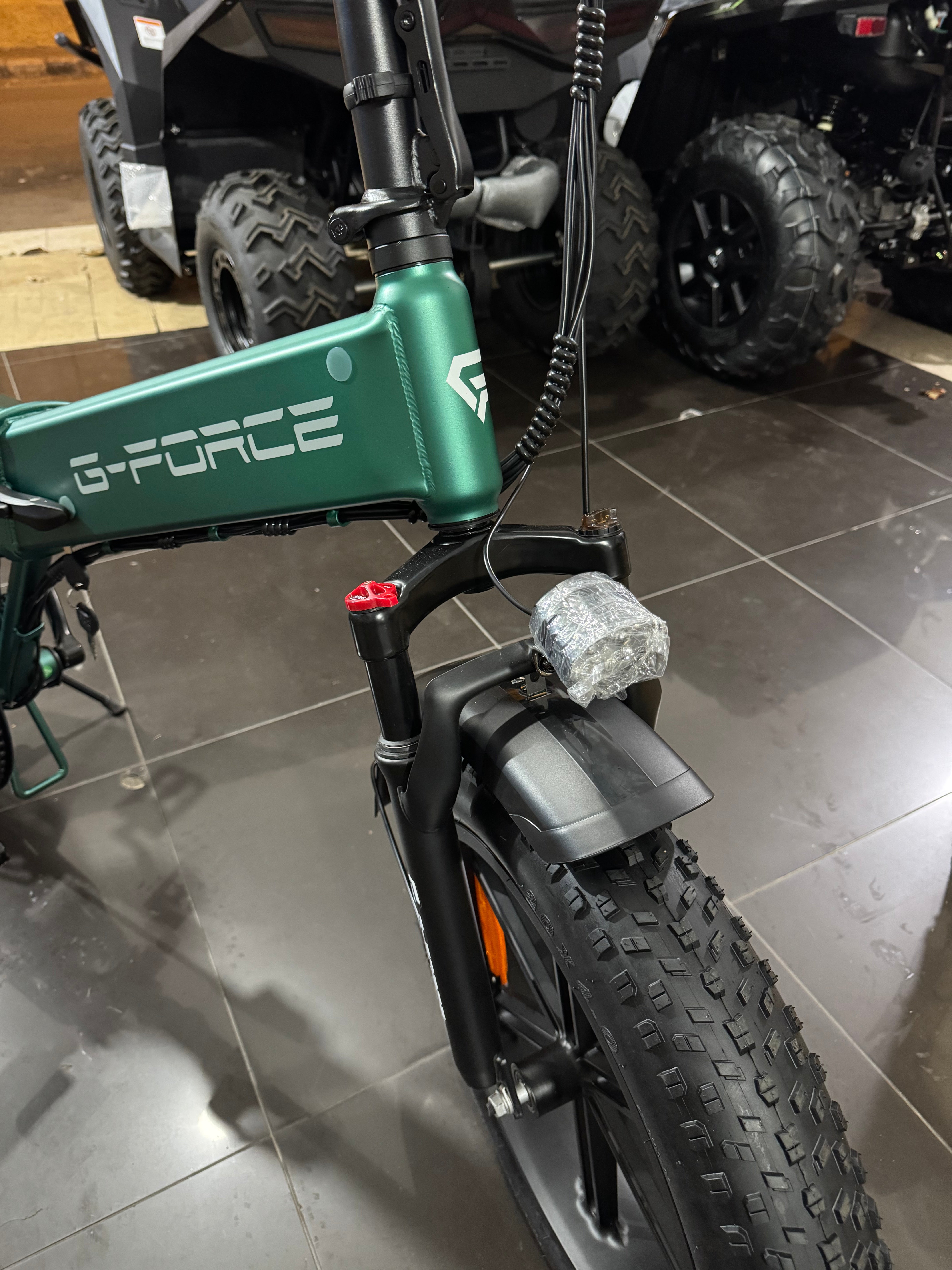 NEW G-FORCE RC E-Bike Motore 250W 75Nm Batteria 48V 14ah con Freni Idraulici *PRODOTTO NUOVO DA ESPOSIZIONE* *SPEDITA ASSEMBLATA*